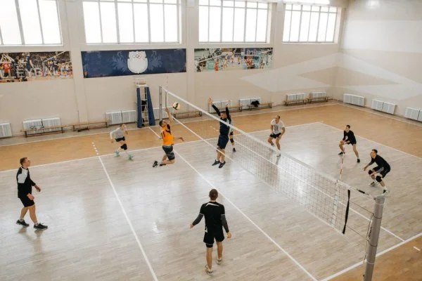 volleyball team quick attack